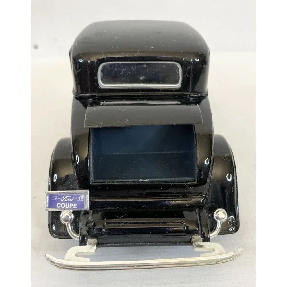1932 Ford Coupe Black Silver Diecast 1:24 Model Car Motormax 73251